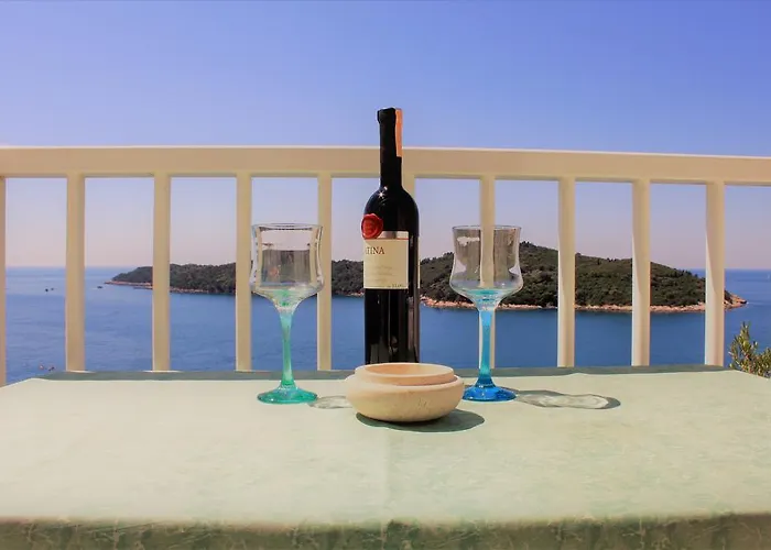 斯维耶可夫公寓 3*