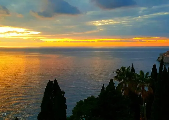 斯维耶可夫公寓 3*