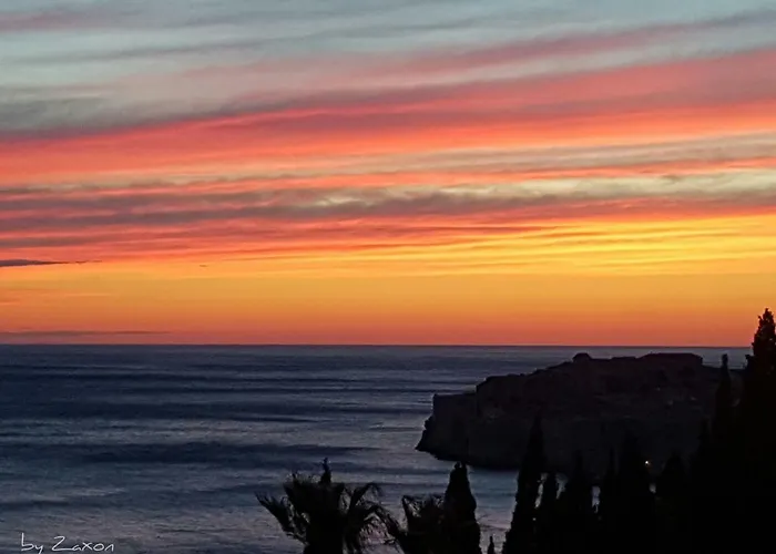 招待所 斯维耶可夫公寓 3*